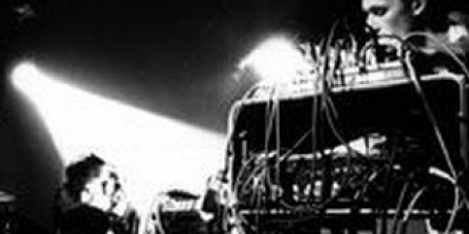 EZ3kiel (F), Másfél