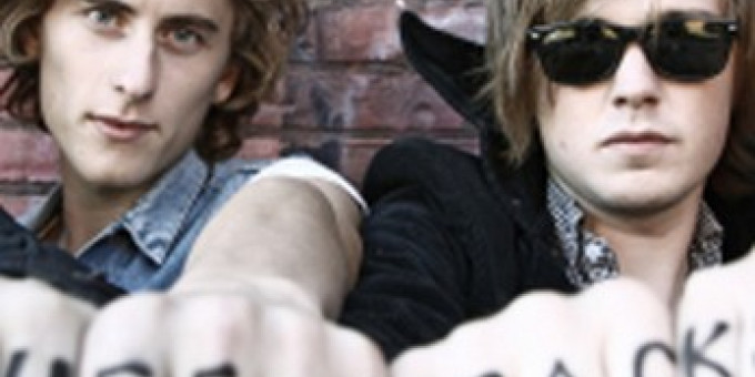 Thee Attacks (DK), The Qualitons