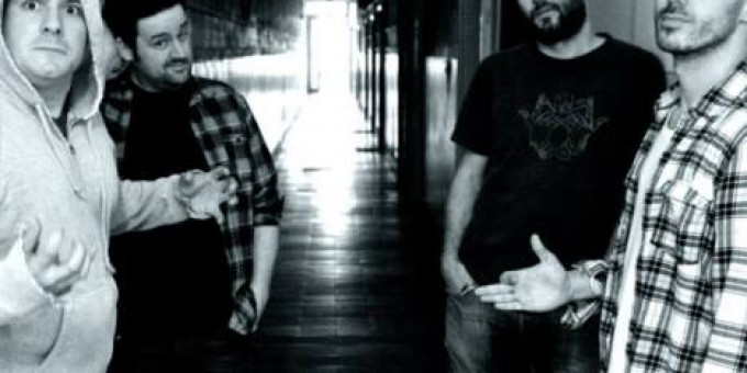 Isten Háta Mögött, Dereng 