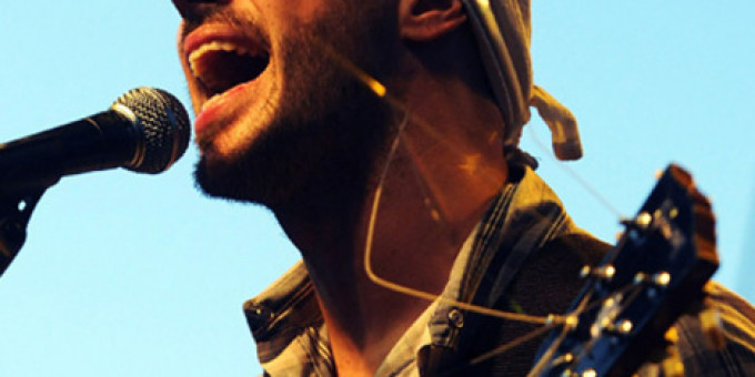 Áron András (Apey & The Pea) és Pálinkás Tamás (Isten Háta Mögött) szólóestje