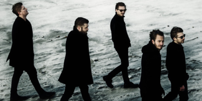 Pesti Estek: Editors (UK), Public Service Broadcasting (UK) 