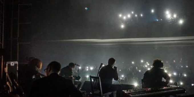 Esti Kornél (acoustic gig) 