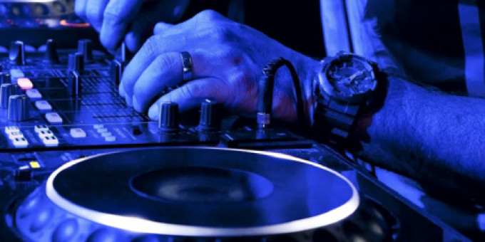 Onehundred DAB Terrace III