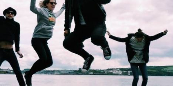 Kortárszenei performance: Manon Meurt