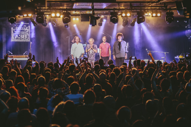 Pesti Estek: KFT - Édes élet lemez(újra)bemutató koncert